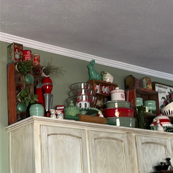 Welcome to my closet! - Picture 5 of 10